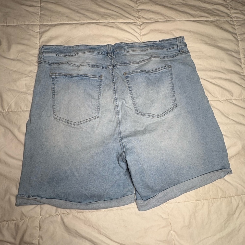 Celebrity Pink Light Blue Jean Shorts - Picture 7 of 10